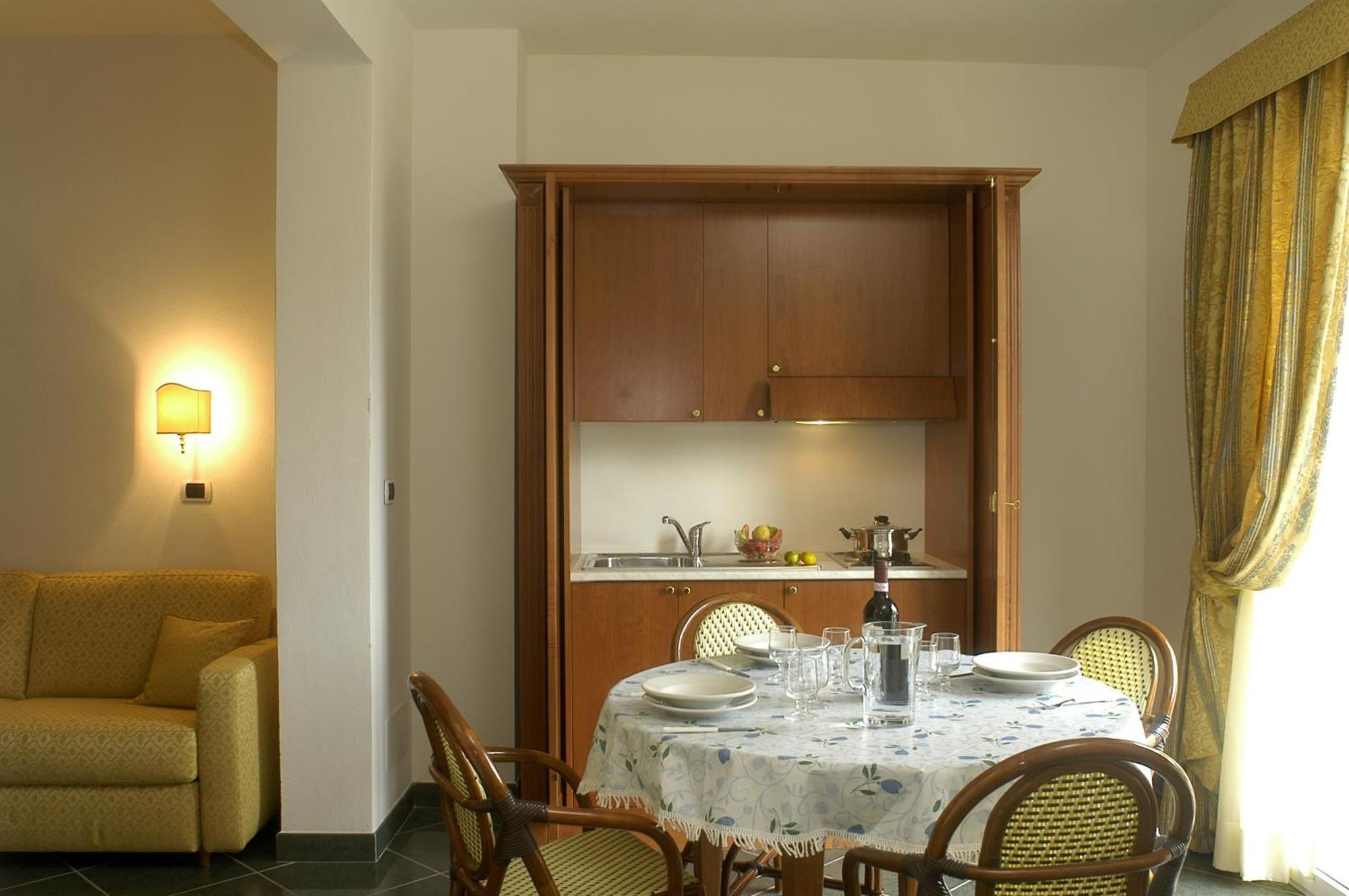Hotel Residence Villa Marzia Marina di Pietrasanta Exterior photo