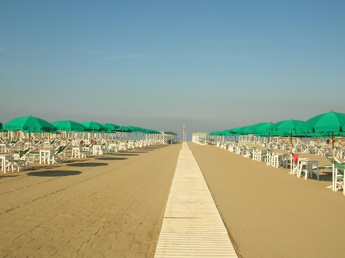 Hotel Residence Villa Marzia Marina di Pietrasanta Exterior photo