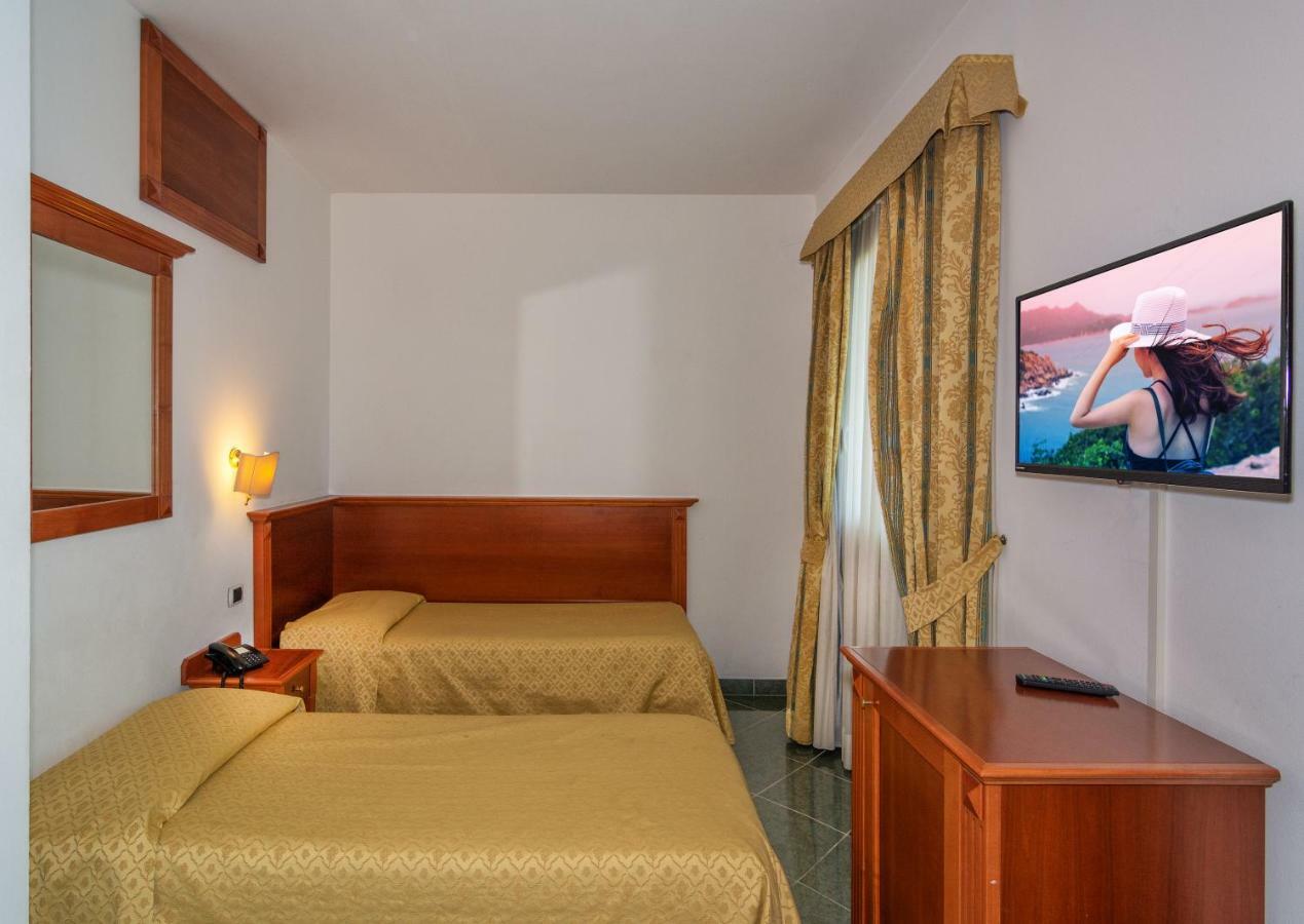 Hotel Residence Villa Marzia Marina di Pietrasanta Exterior photo