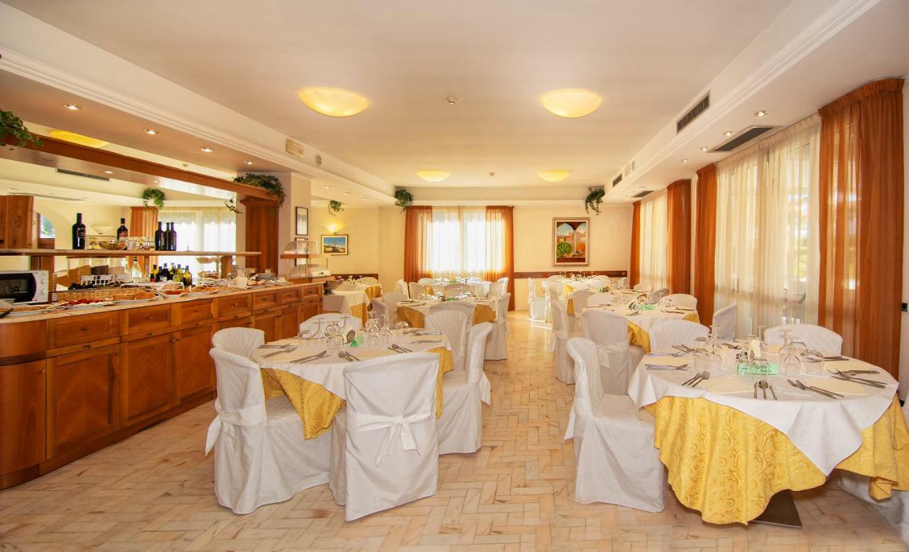 Hotel Residence Villa Marzia Marina di Pietrasanta Exterior photo