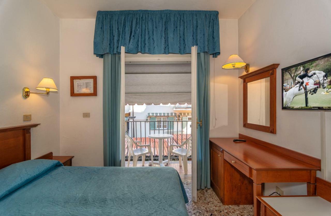 Hotel Residence Villa Marzia Marina di Pietrasanta Exterior photo